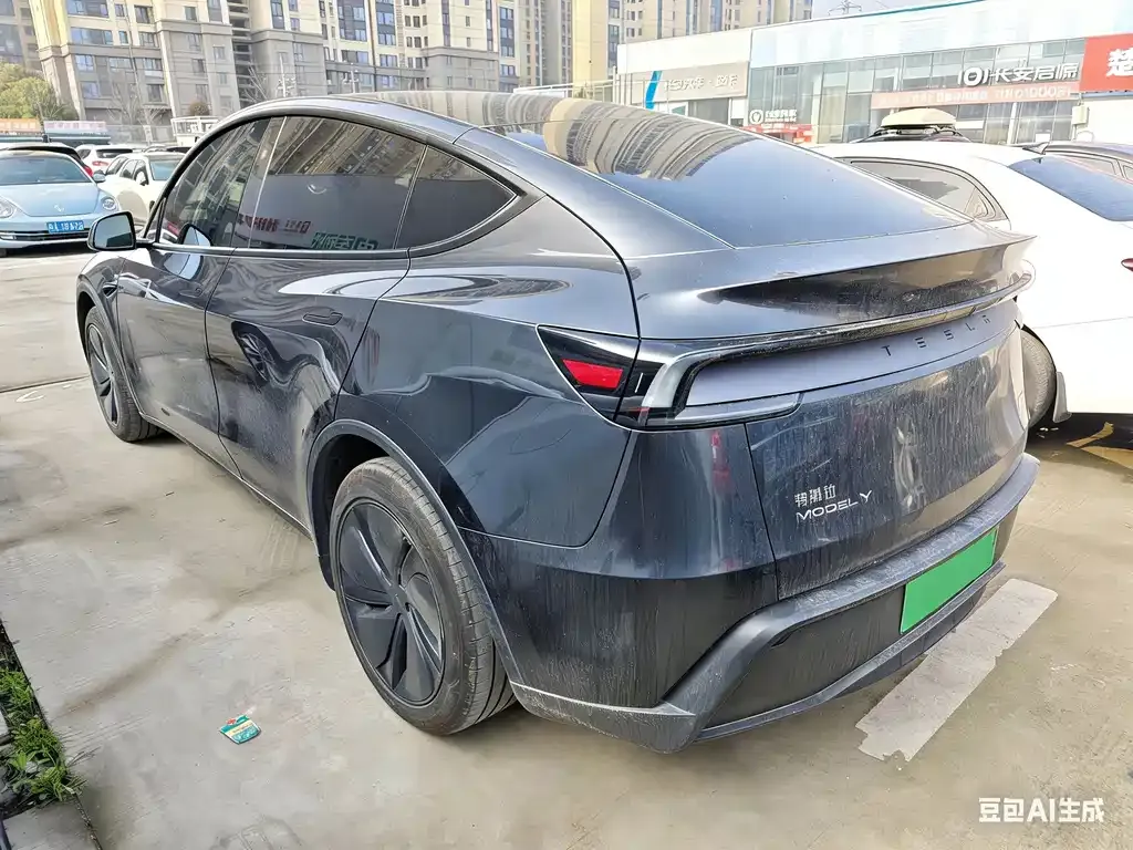 Tesla Model Y — фото 4