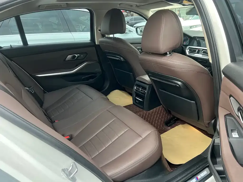 BMW 3 Series 2021 из CN, фото 3