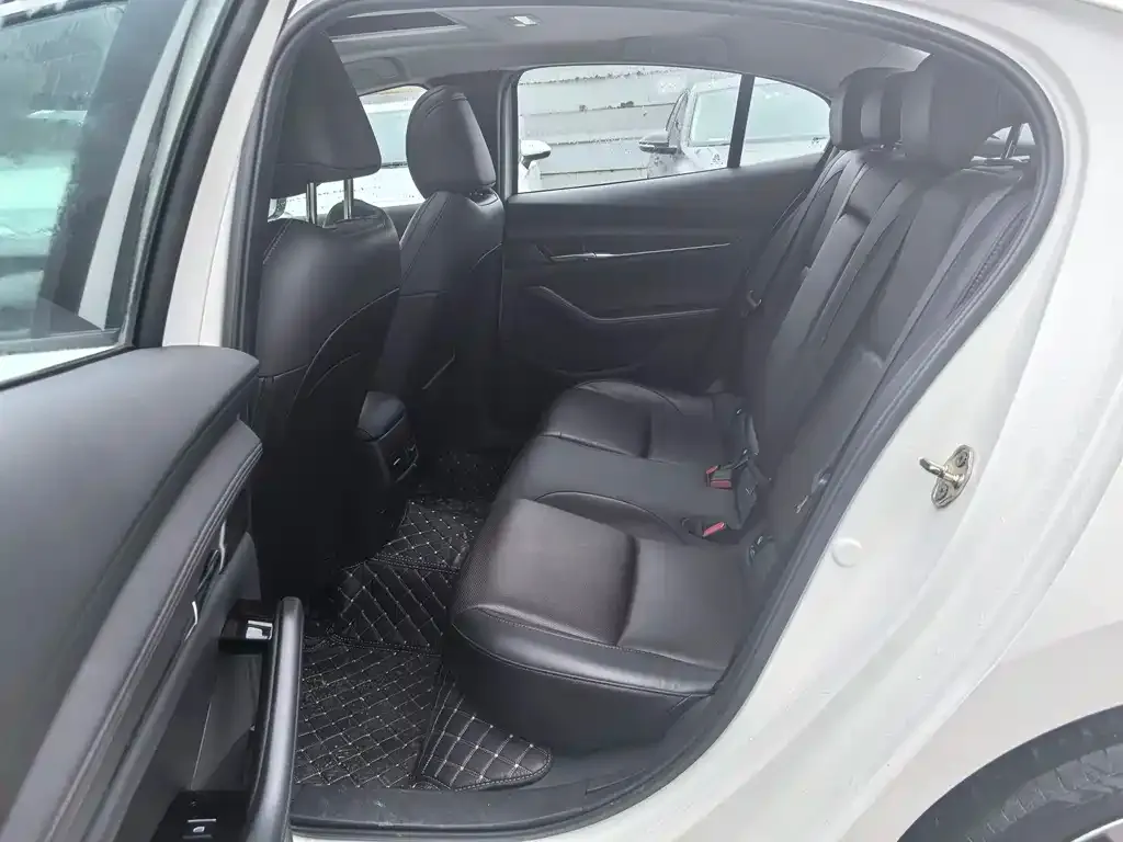 Mazda 3 Axela 2021 из CN, фото 4
