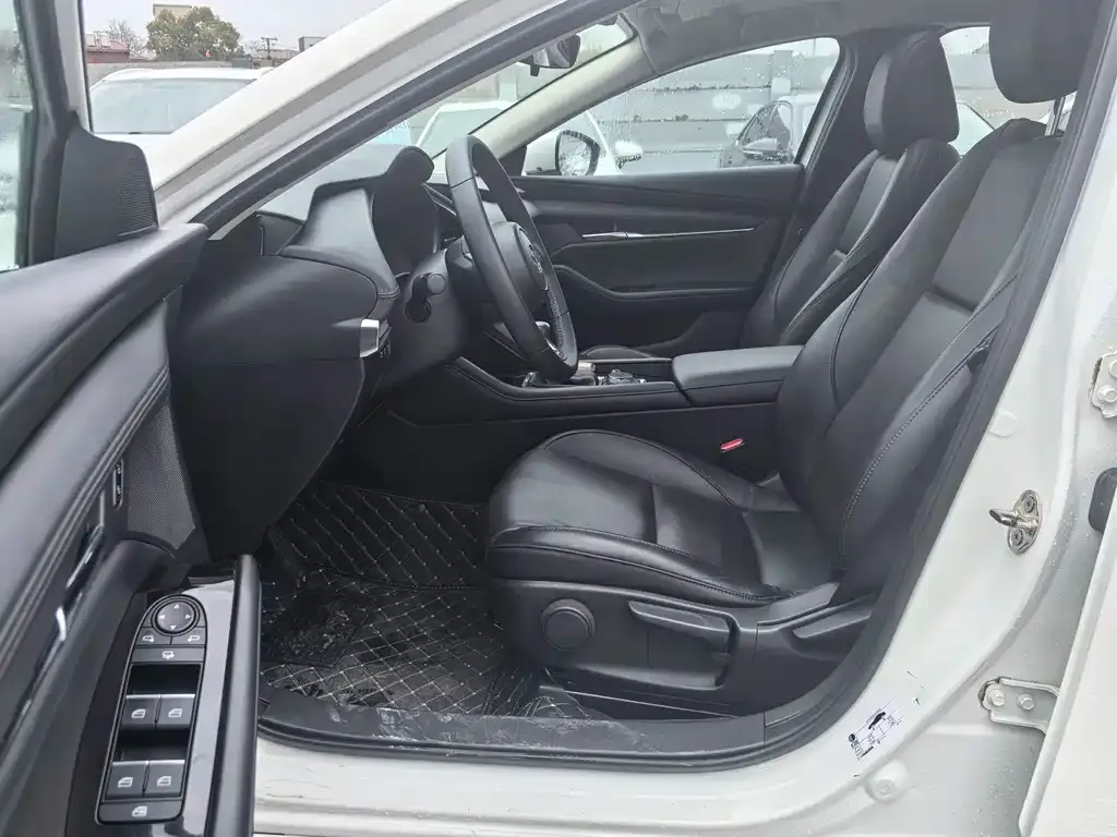 Mazda 3 Axela 2021 из CN, фото 3