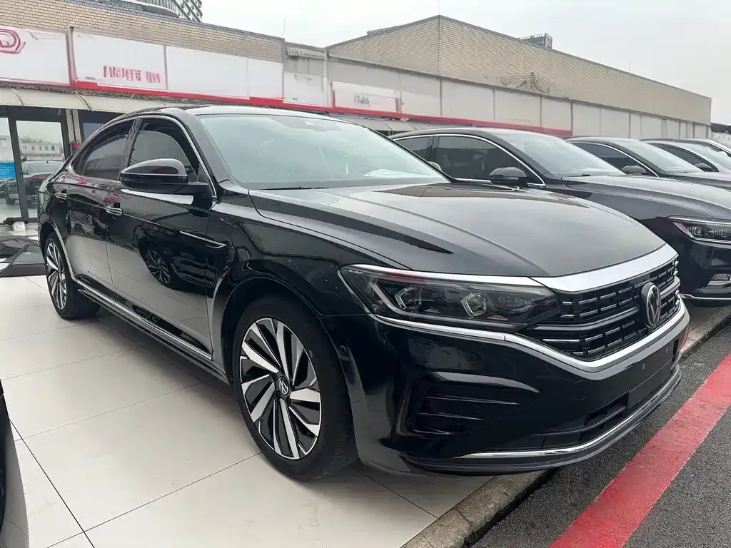 Volkswagen Passat — фото 4