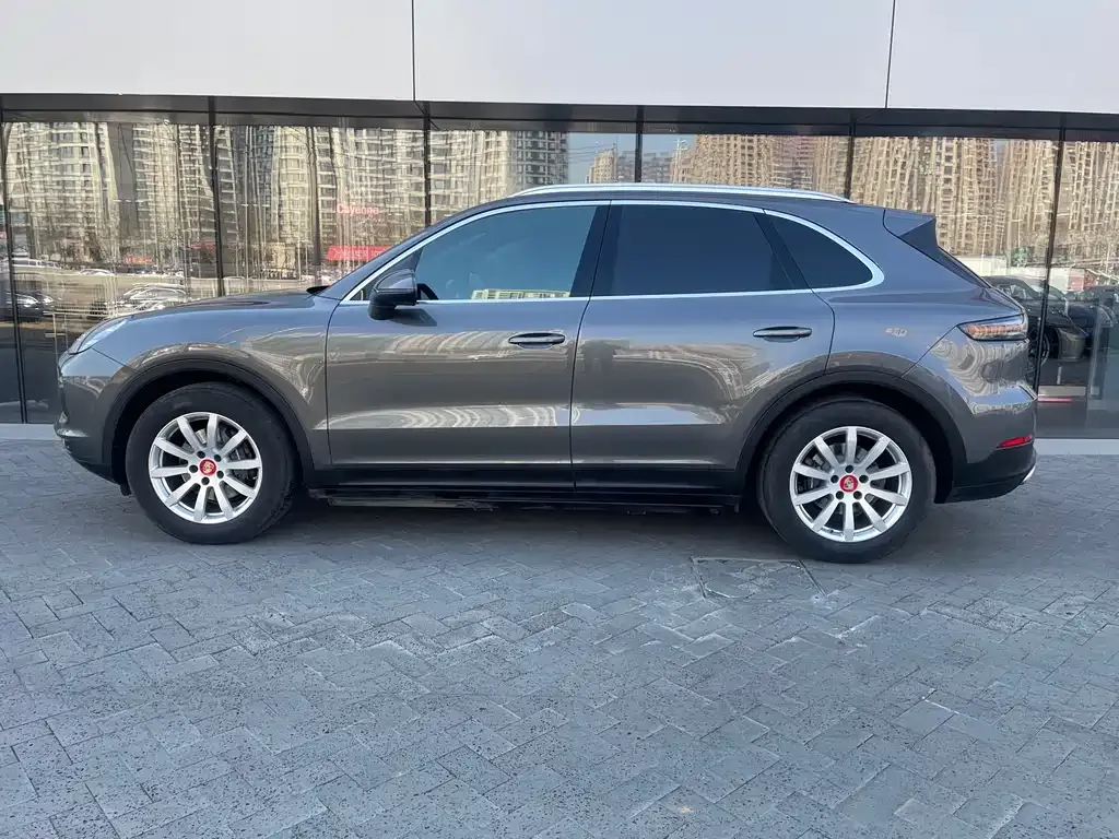 Porsche Cayenne — фото 10
