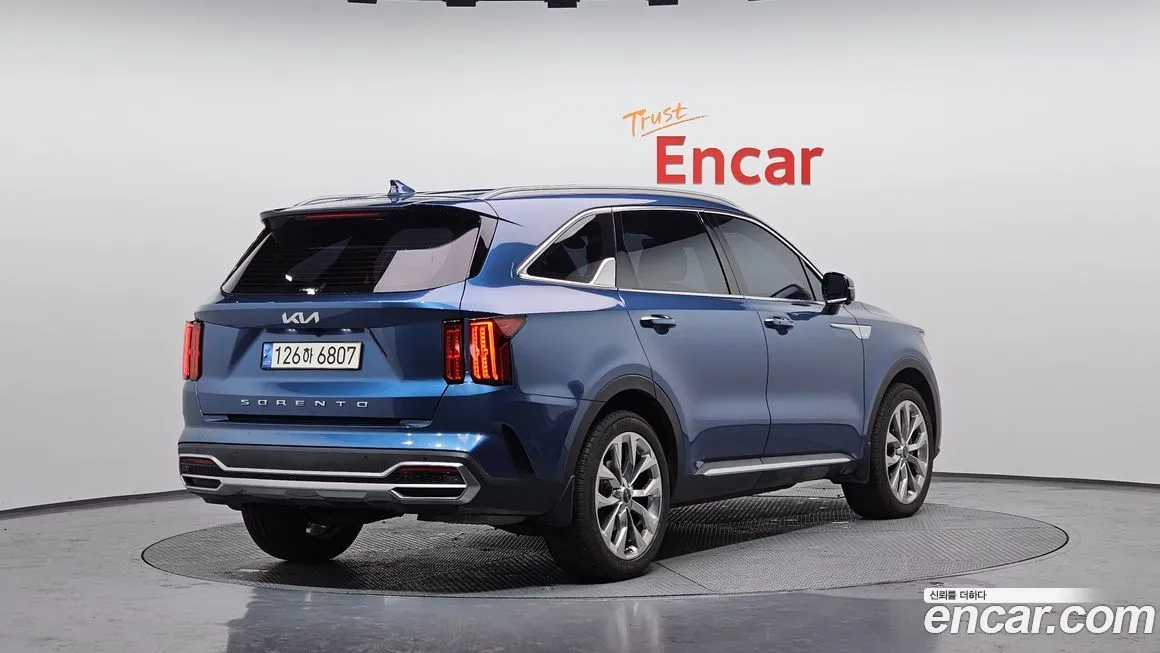 Kia Sorento — фото 7