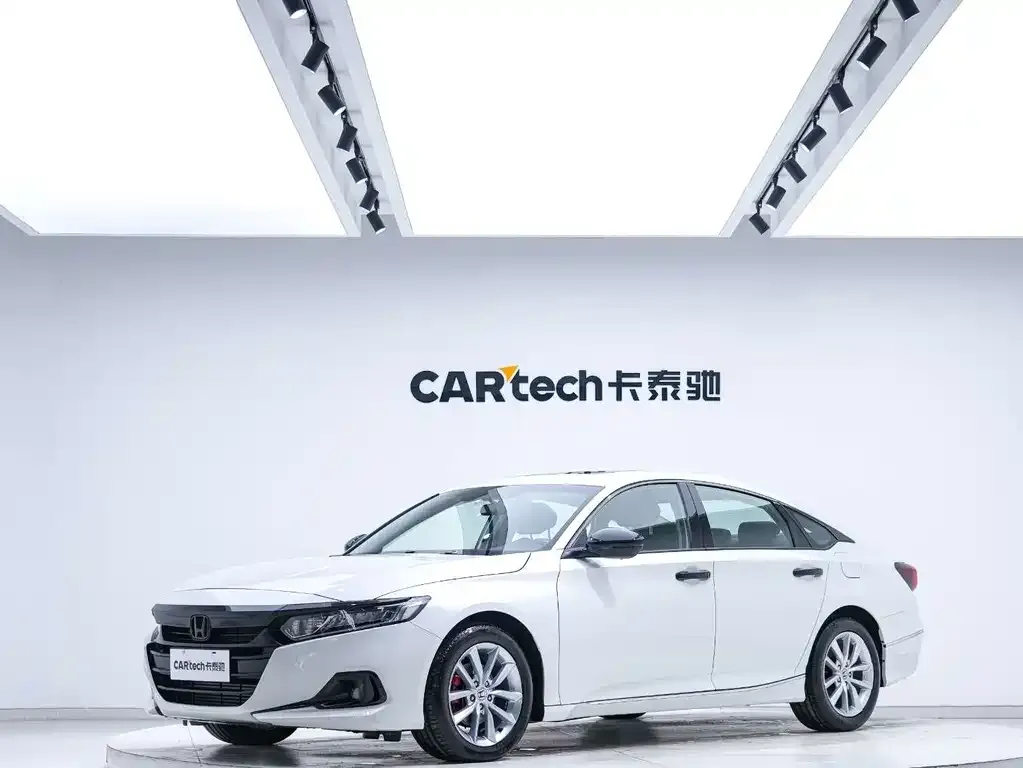 Honda Accord — фото 1