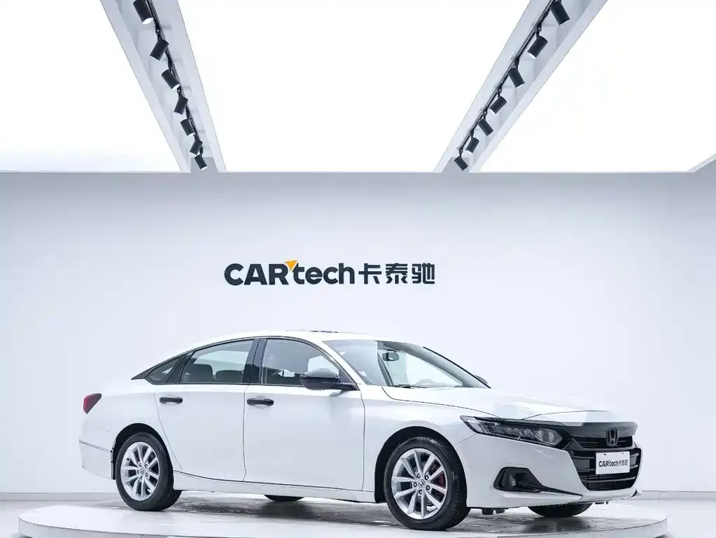 Honda Accord — фото 9