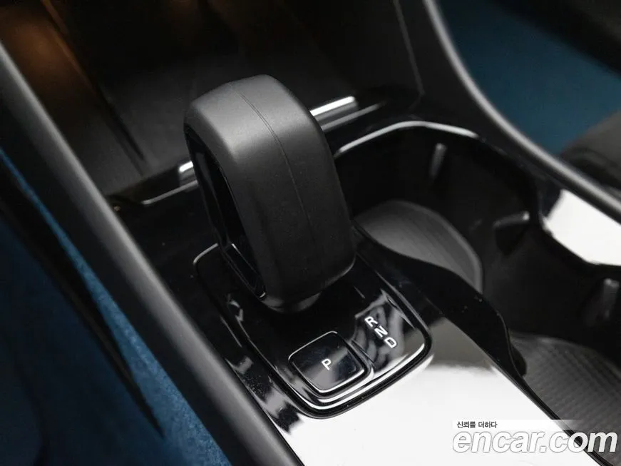 Volvo C40 2024 из KR, фото 2