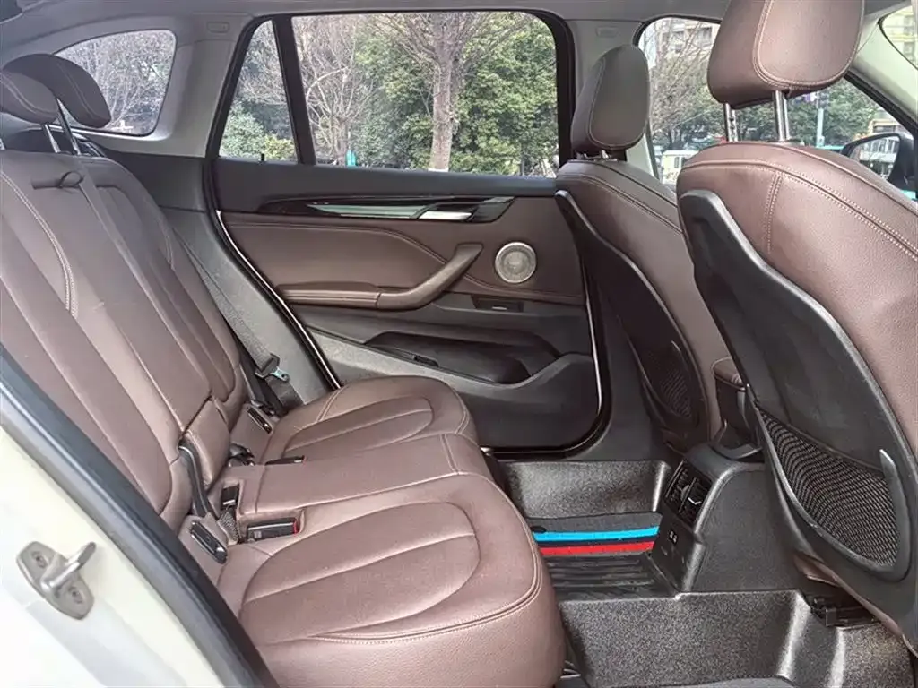 BMW X1 2021 из CN, фото 2