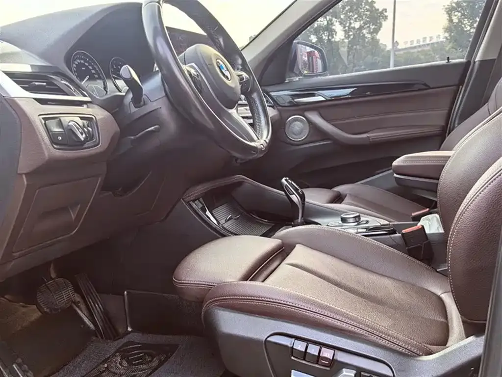 BMW X1 2021 из CN, фото 10