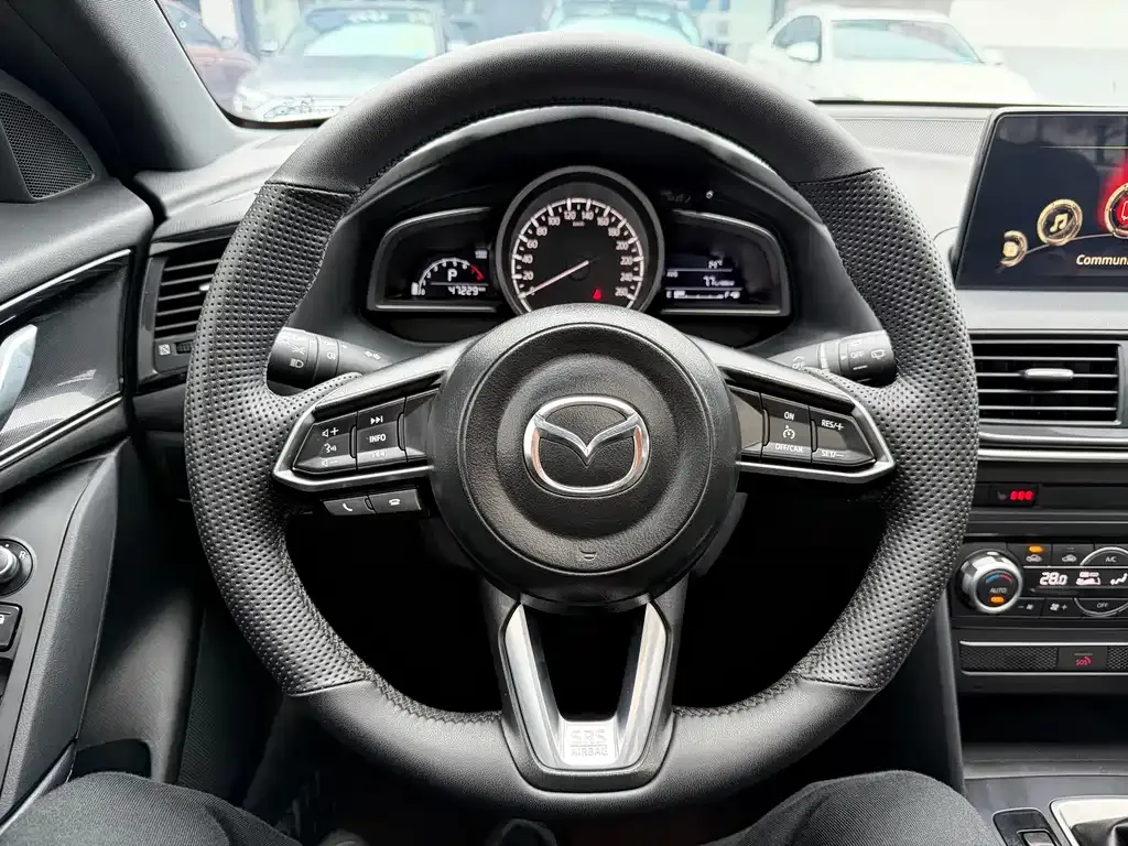 Mazda CX-4 — фото 10