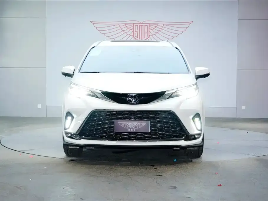 Toyota Granvia — фото 10