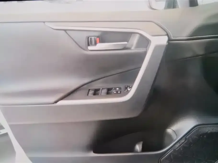 Toyota RAV4 2022 из CN, фото 2