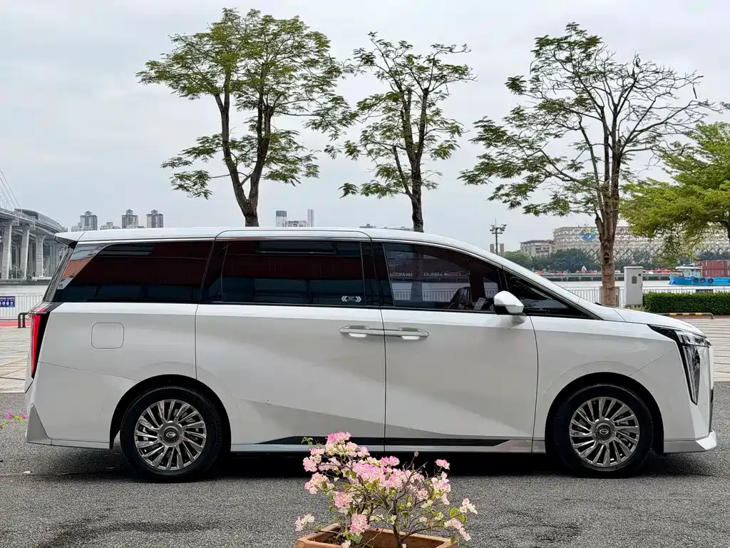 GAC Motor Trumpchi M8 — фото 8