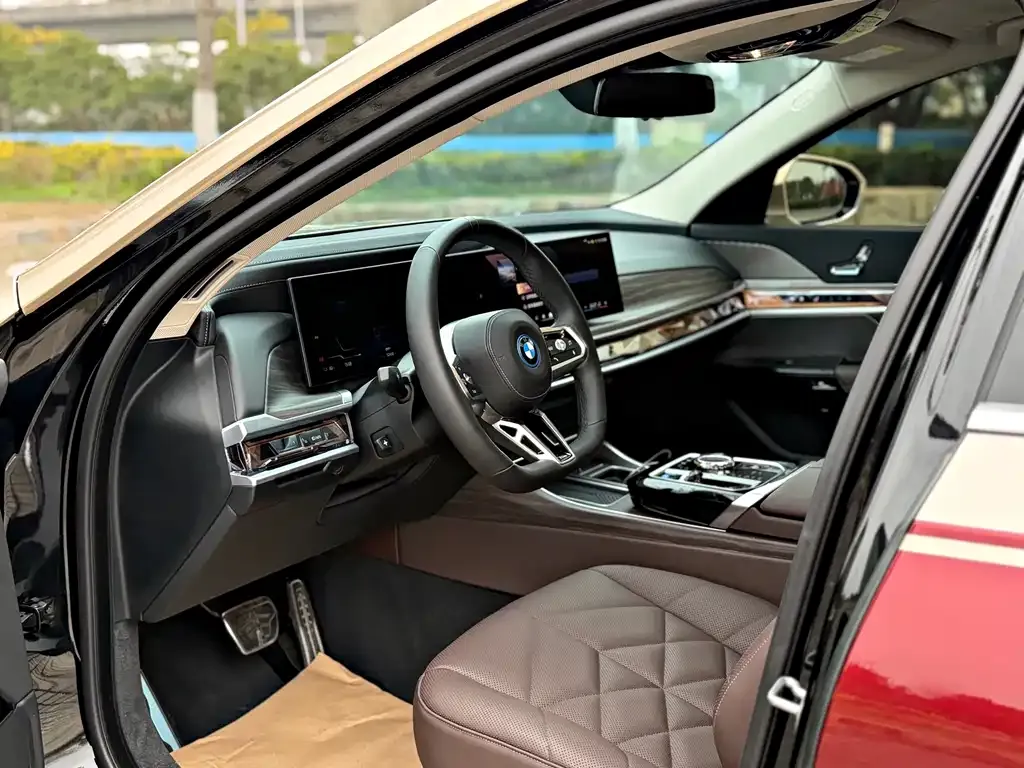 BMW i7 2024 из CN, фото 5