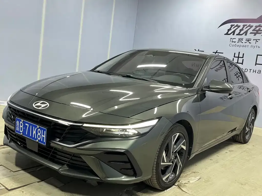 Hyundai Elantra 2023 из CN, фото 1