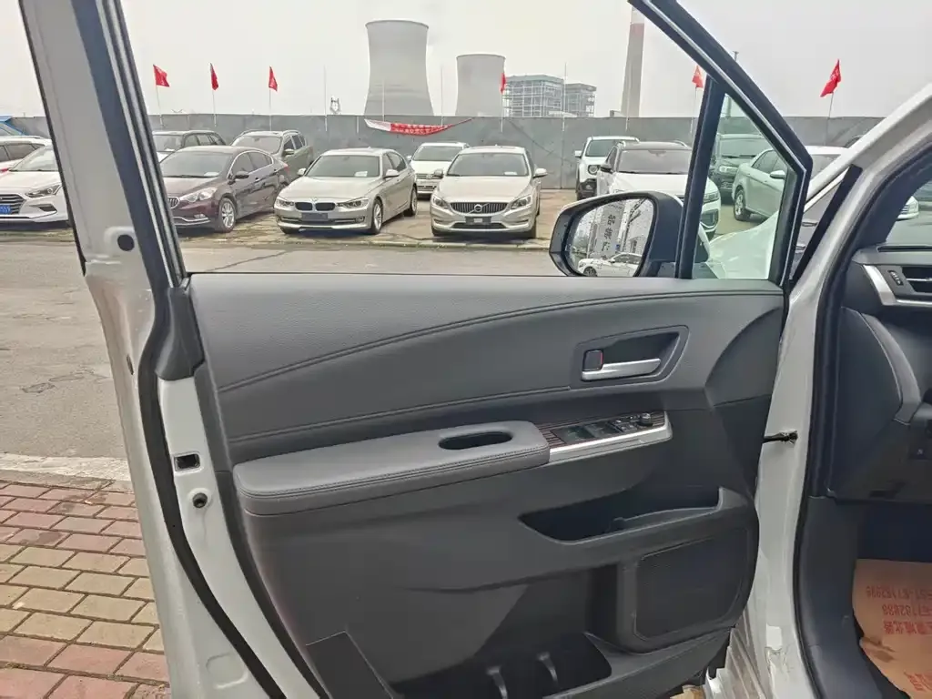 Toyota Sienna 2025 из CN, фото 6