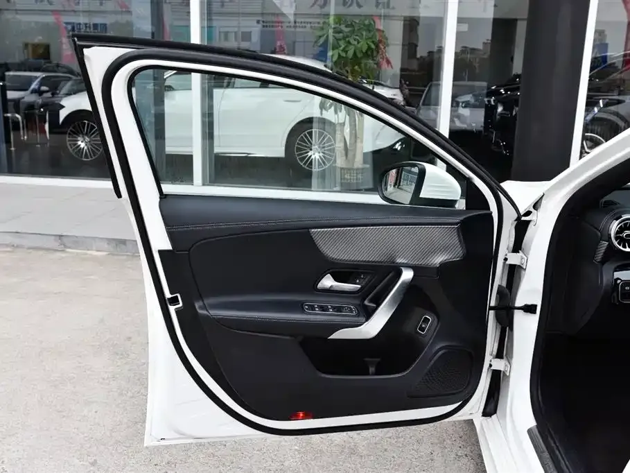 Mercedes-Benz A-Class 2024 из CN, фото 6