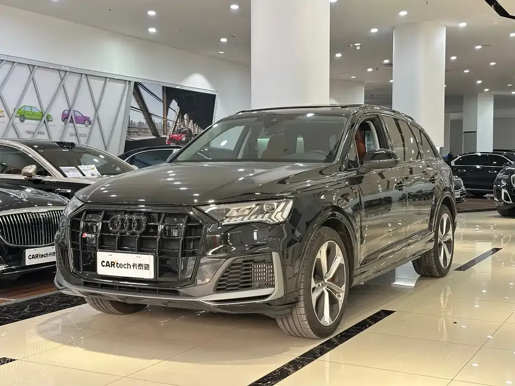 Audi Q7 — фото 1