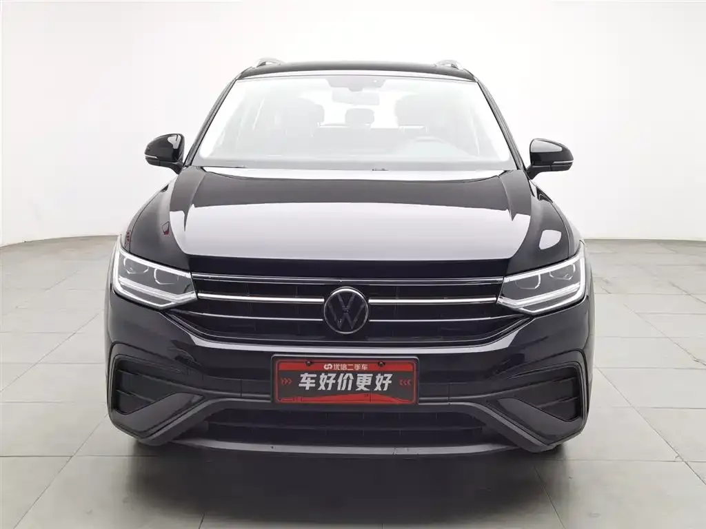 Volkswagen Tiguan L — фото 4