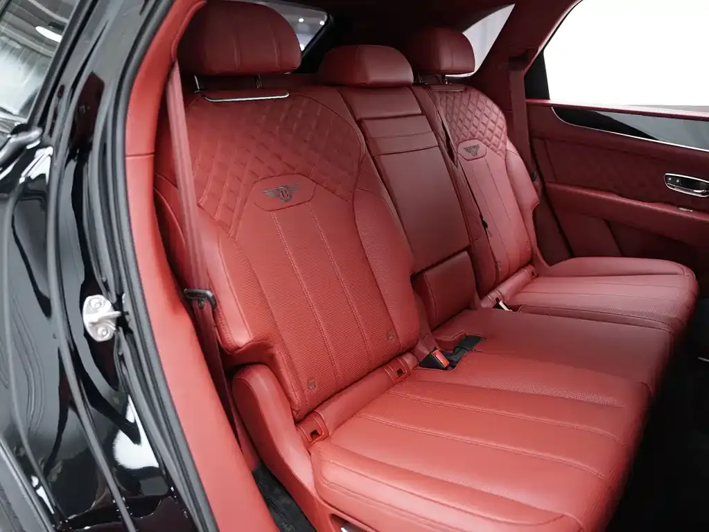 Bentley Bentayga 2022 из CN, фото 2