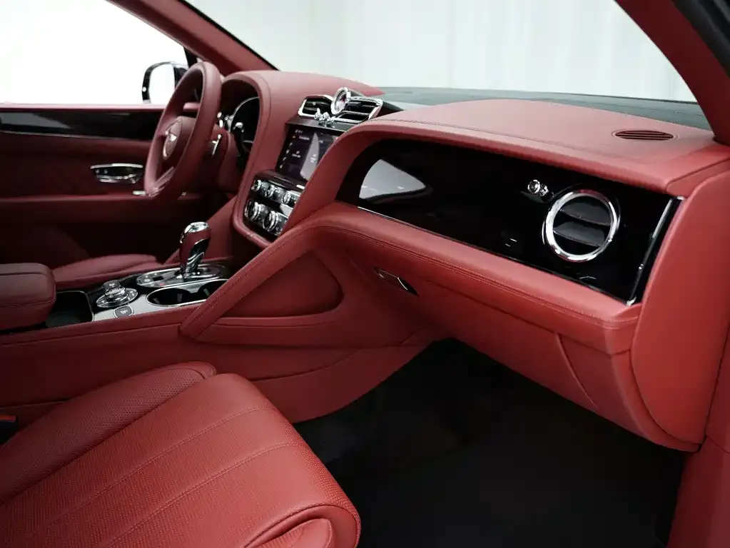 Bentley Bentayga 2022 из CN, фото 8