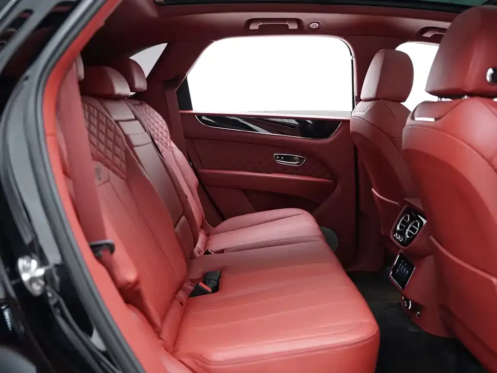 Bentley Bentayga 2022 из CN, фото 6