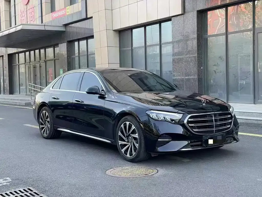 Mercedes-Benz E-Class — фото 4