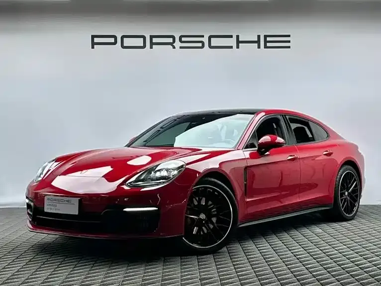 Porsche Panamera — фото 1