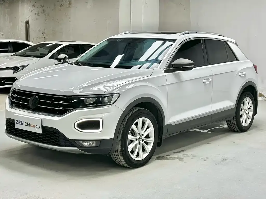 Volkswagen T-Roc — фото 10