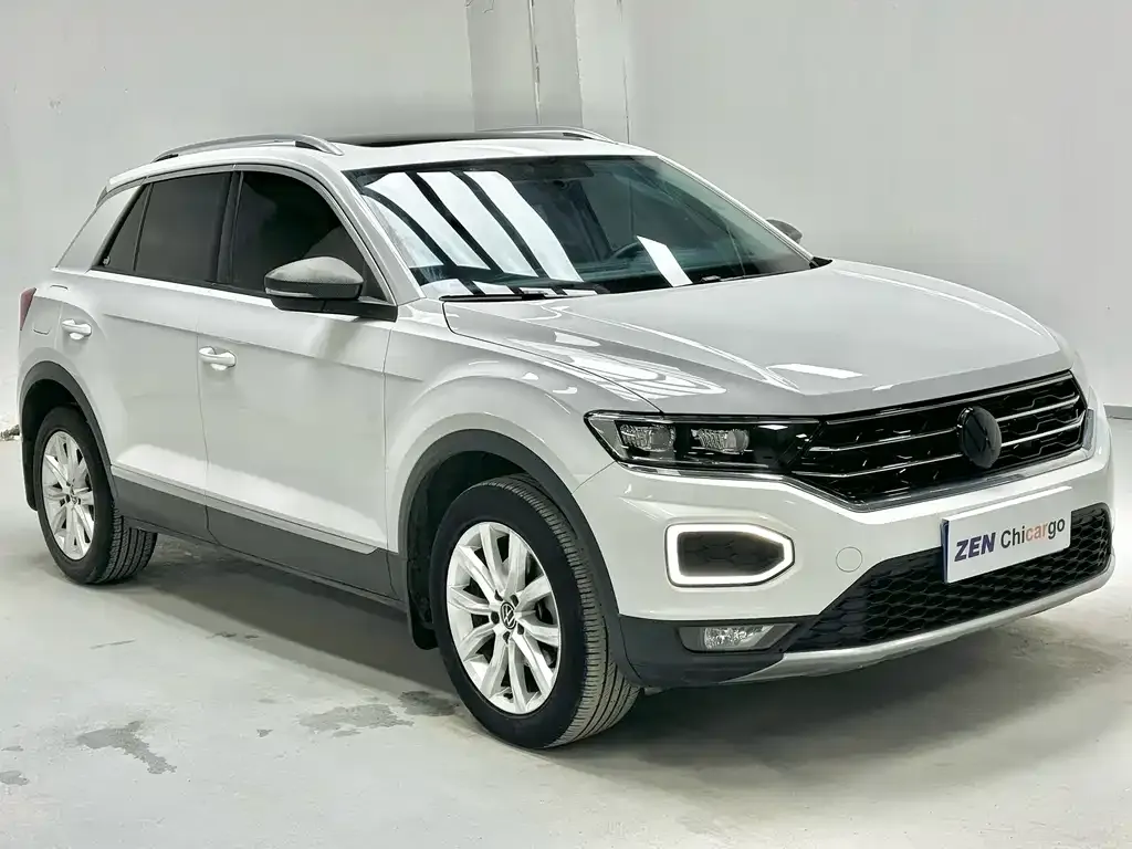 Volkswagen T-Roc — фото 9