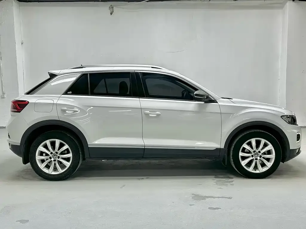 Volkswagen T-Roc — фото 7