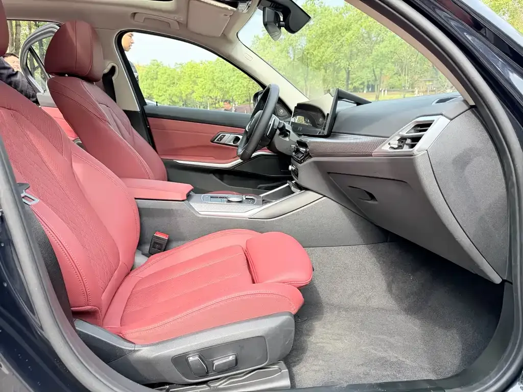 BMW 3 Series 2024 из CN, фото 8