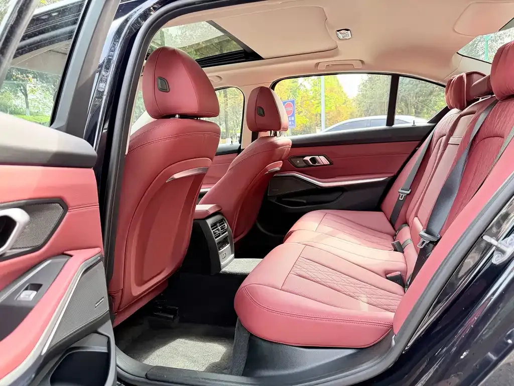BMW 3 Series 2024 из CN, фото 3