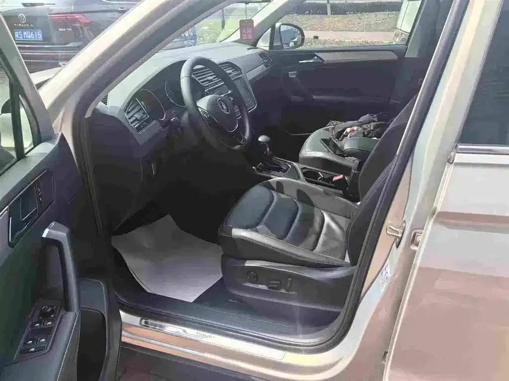 Volkswagen Tiguan L 2021 из CN, фото 2