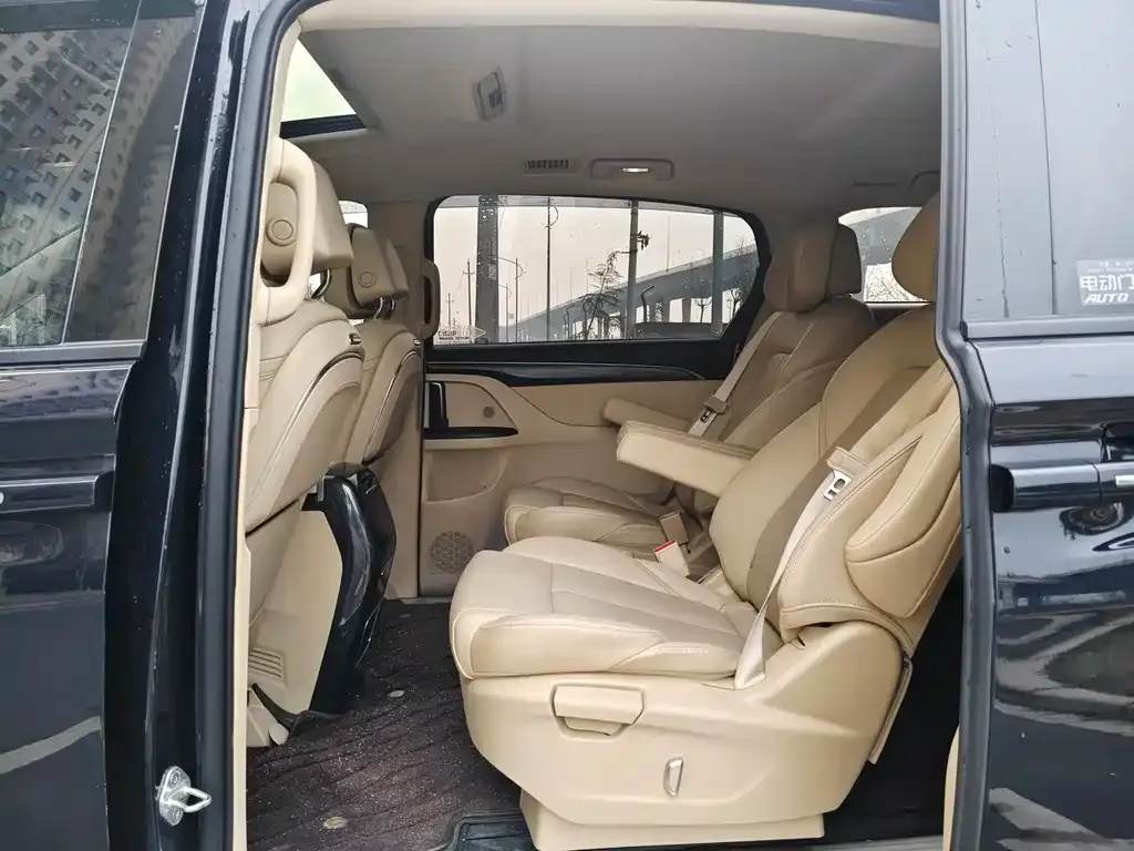 Buick GL8 2024 из CN, фото 2