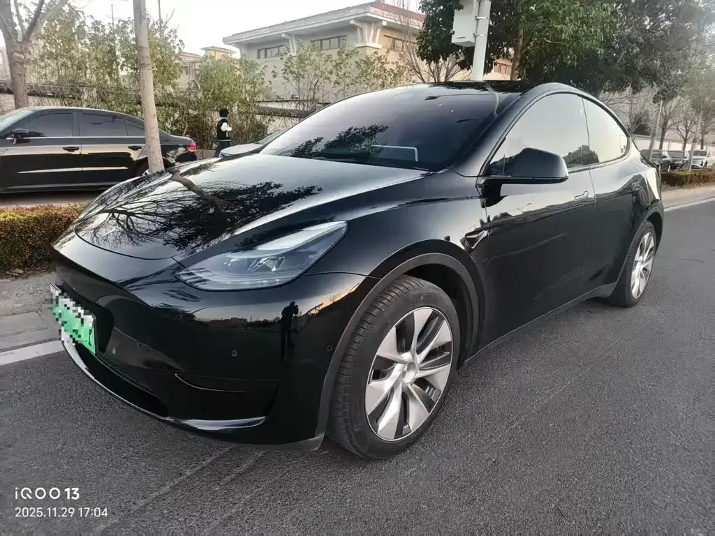 Tesla Model Y 2023 из CN, фото 8