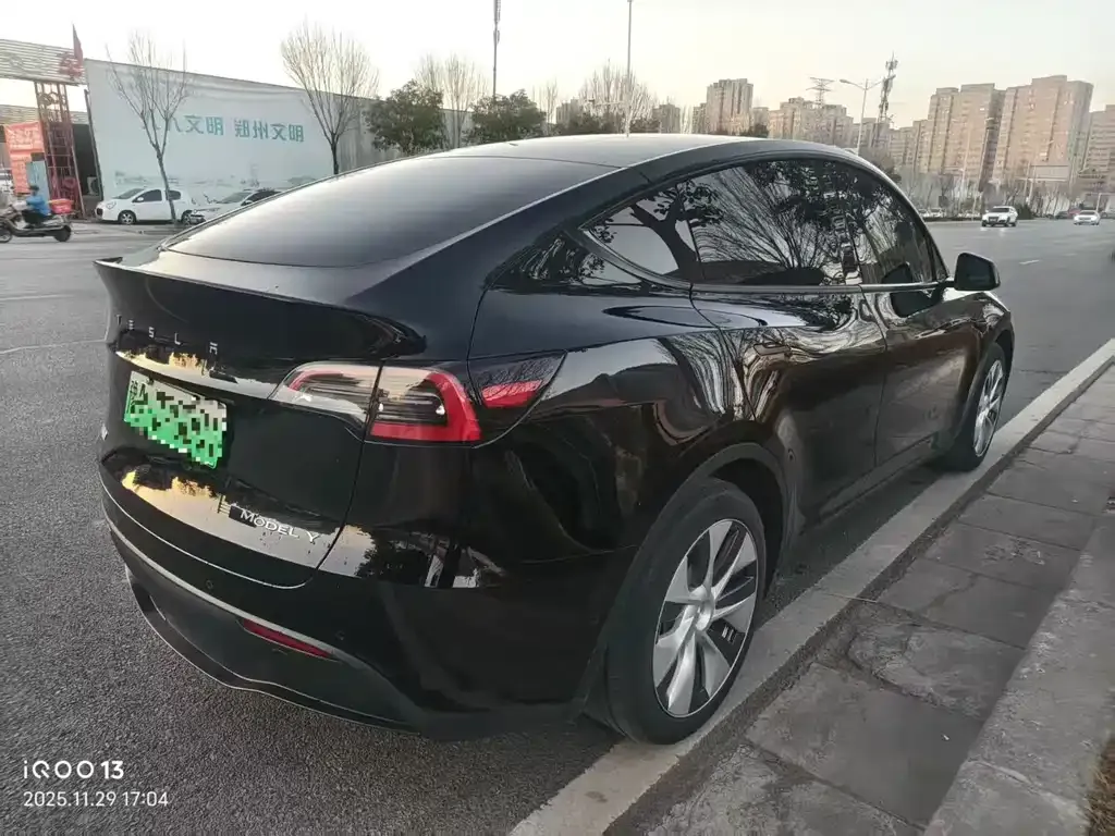Tesla Model Y 2023 из CN, фото 2