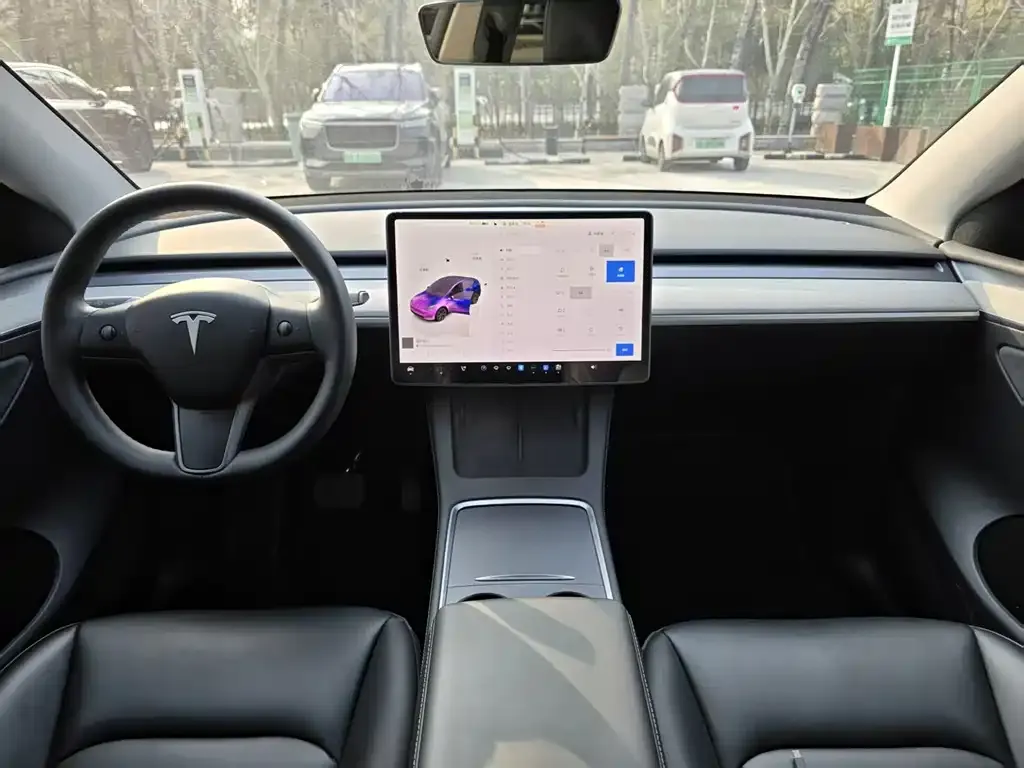 Tesla Model Y — фото 6