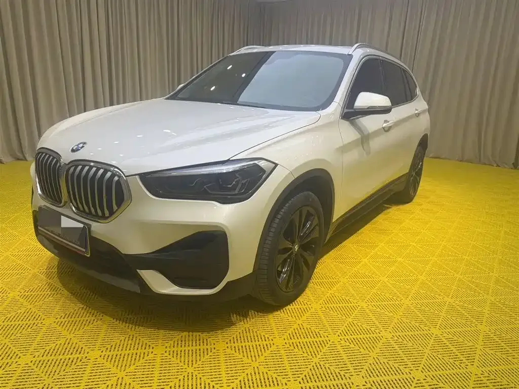 BMW X1 — фото 1