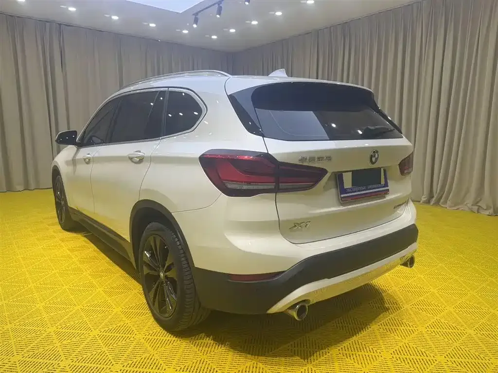 BMW X1 — фото 10