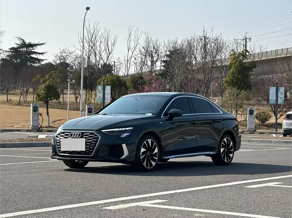 Audi A3 2024 из CN, фото 1