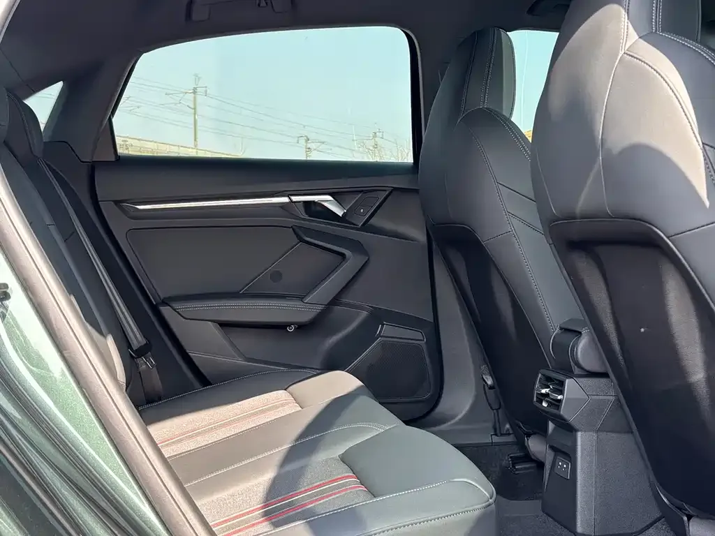 Audi A3 2024 из CN, фото 4