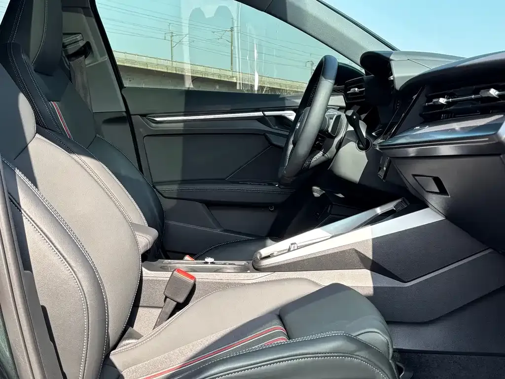 Audi A3 2024 из CN, фото 5