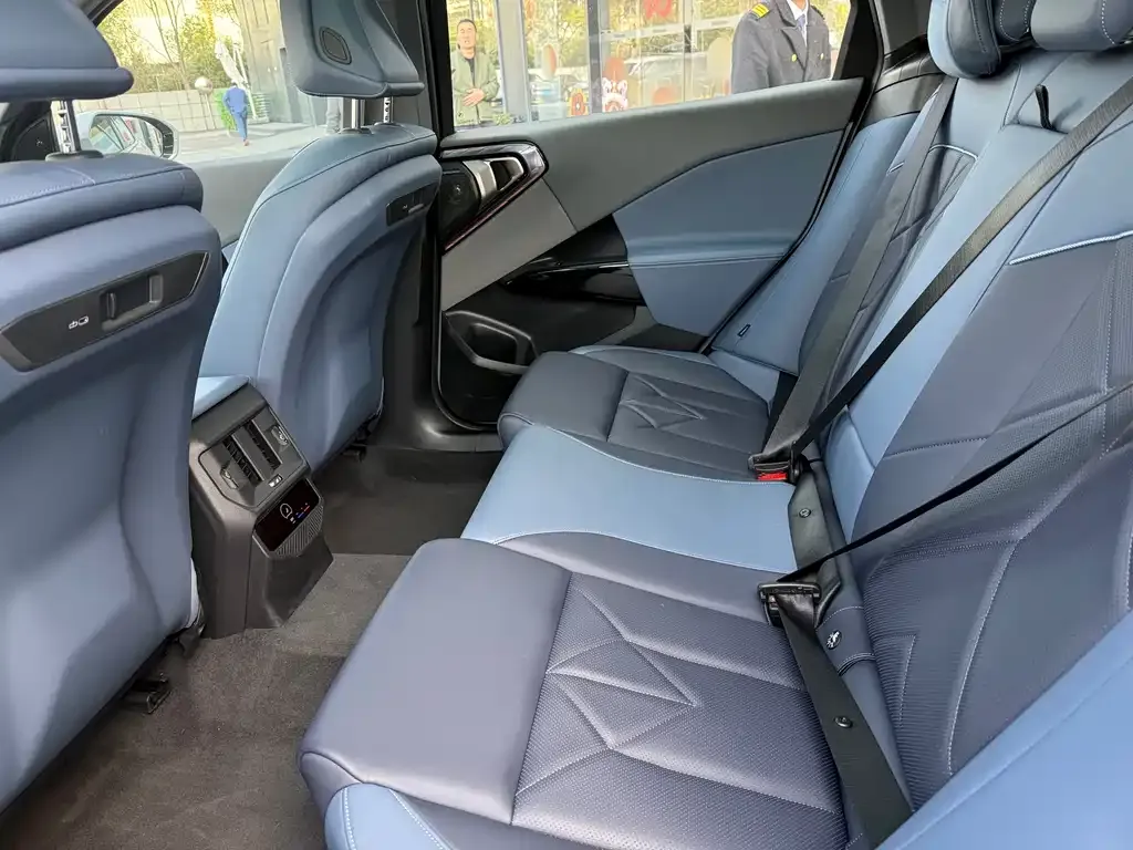 BMW X3 2025 из CN, фото 2