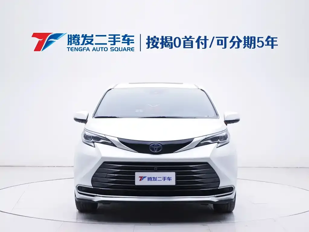 Toyota Sienna 2023 из CN, фото 4