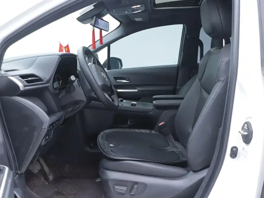 Toyota Sienna 2023 из CN, фото 8