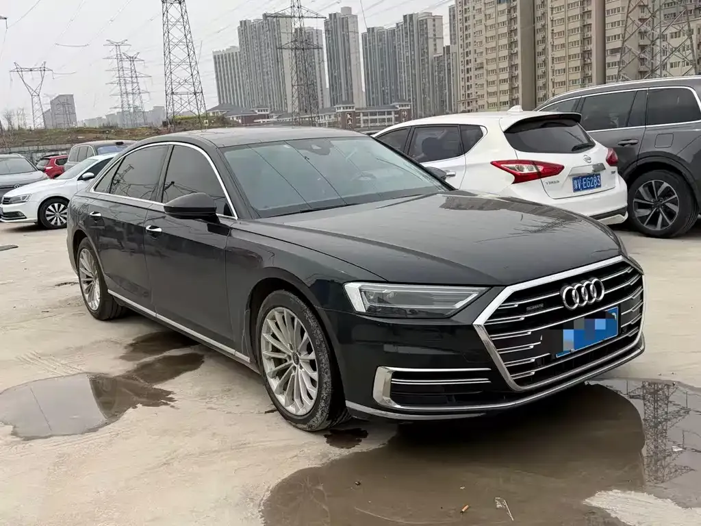 Audi A8 — фото 3