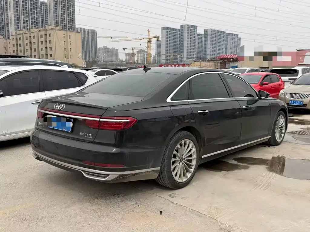 Audi A8 — фото 5