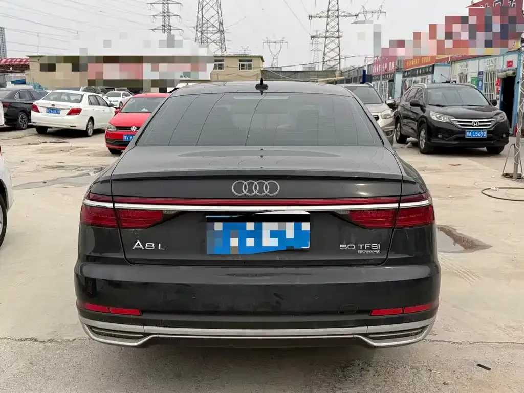 Audi A8 — фото 4