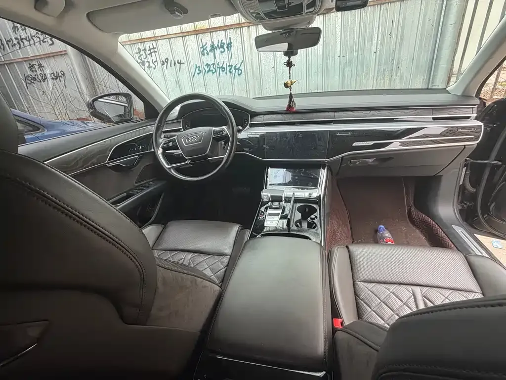 Audi A8 — фото 9