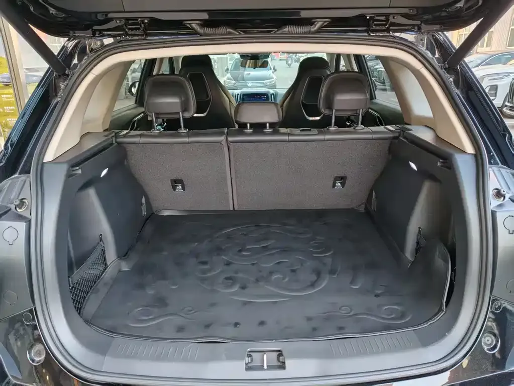 Hongqi HS3 PHEV 2024 из CN, фото 6